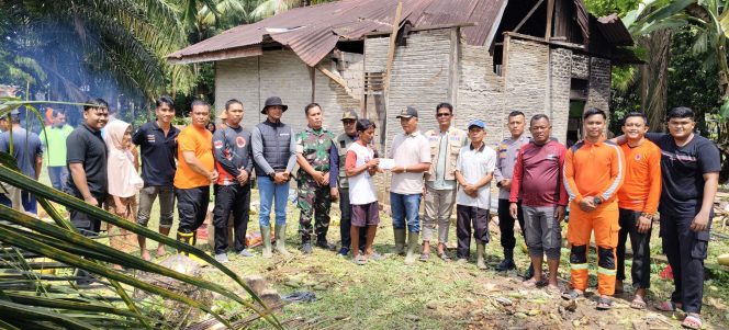 
					Sinergitas Forkopimcam Benai Tunjukkan Respon Cepat Evakuasi Pohon Tumbang