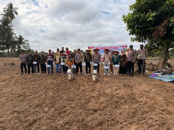 
					Polsek Cerenti Pimpin Penanaman Jagung Pipil di Desa Sikakak, Dukung Ketahanan Pangan dan Asta Cita Presiden